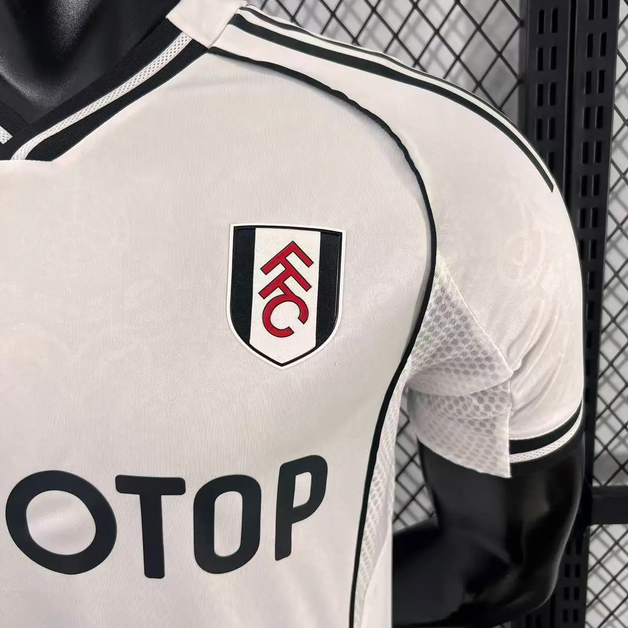 2025/26 Player Fulham Home Shirt thumbnail 6
