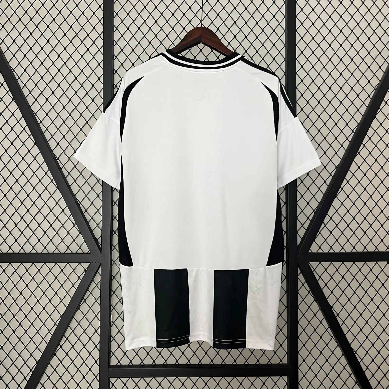 2024/25 Juventus Home Shirt thumbnail 5