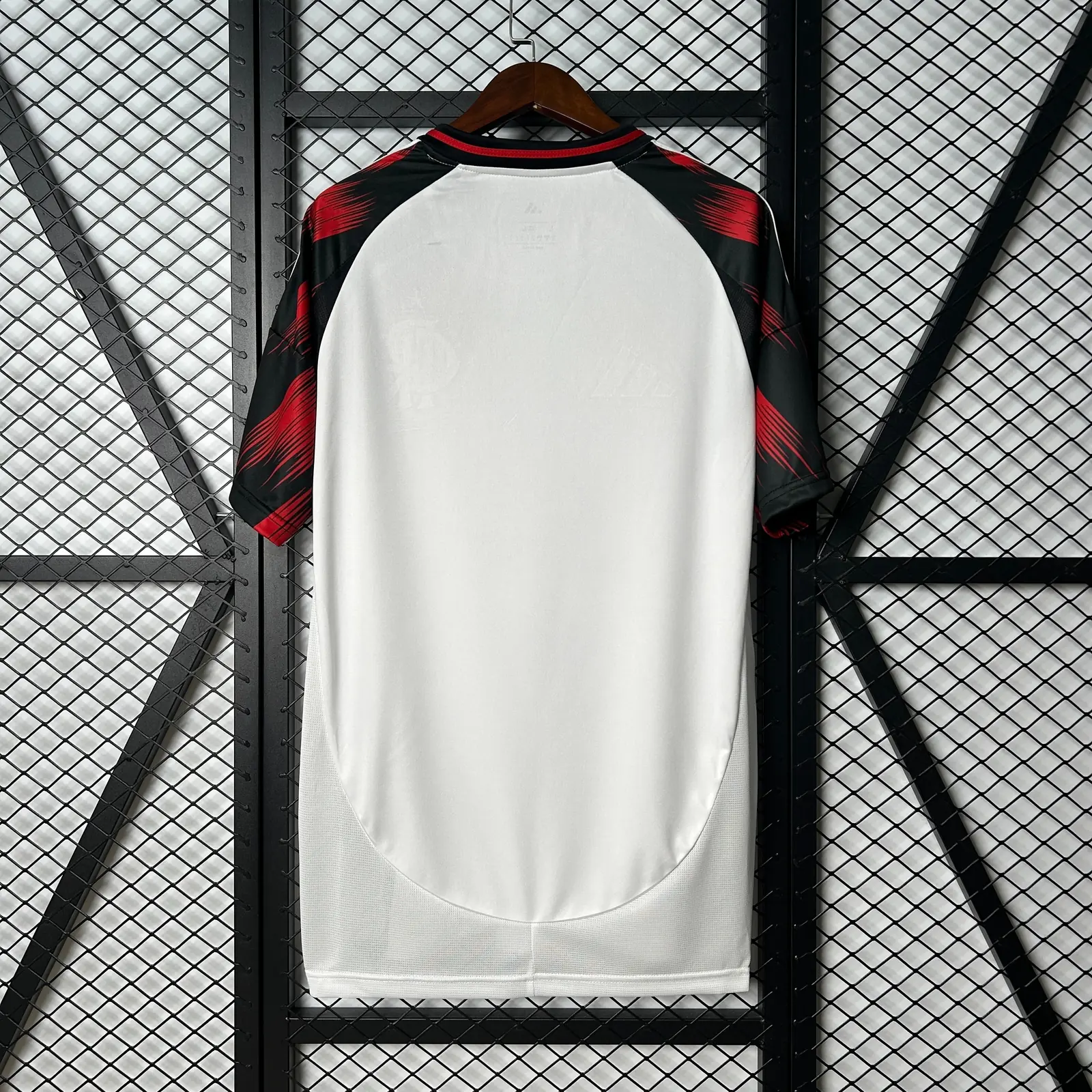 2025/26 Flamengo Away Shirt thumbnail 4