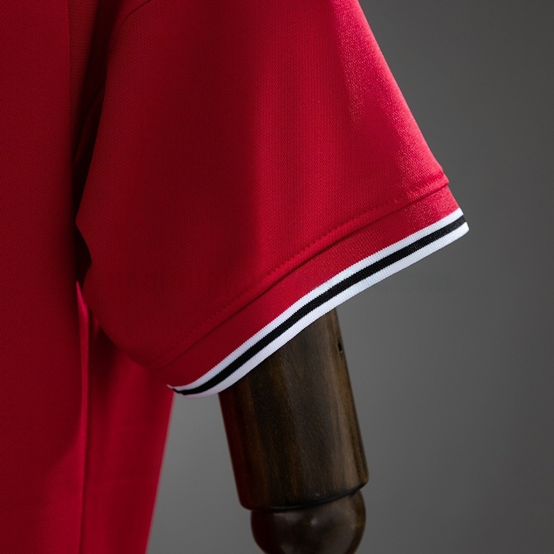 Manchester United 2026/27 Home Shirt thumbnail 2