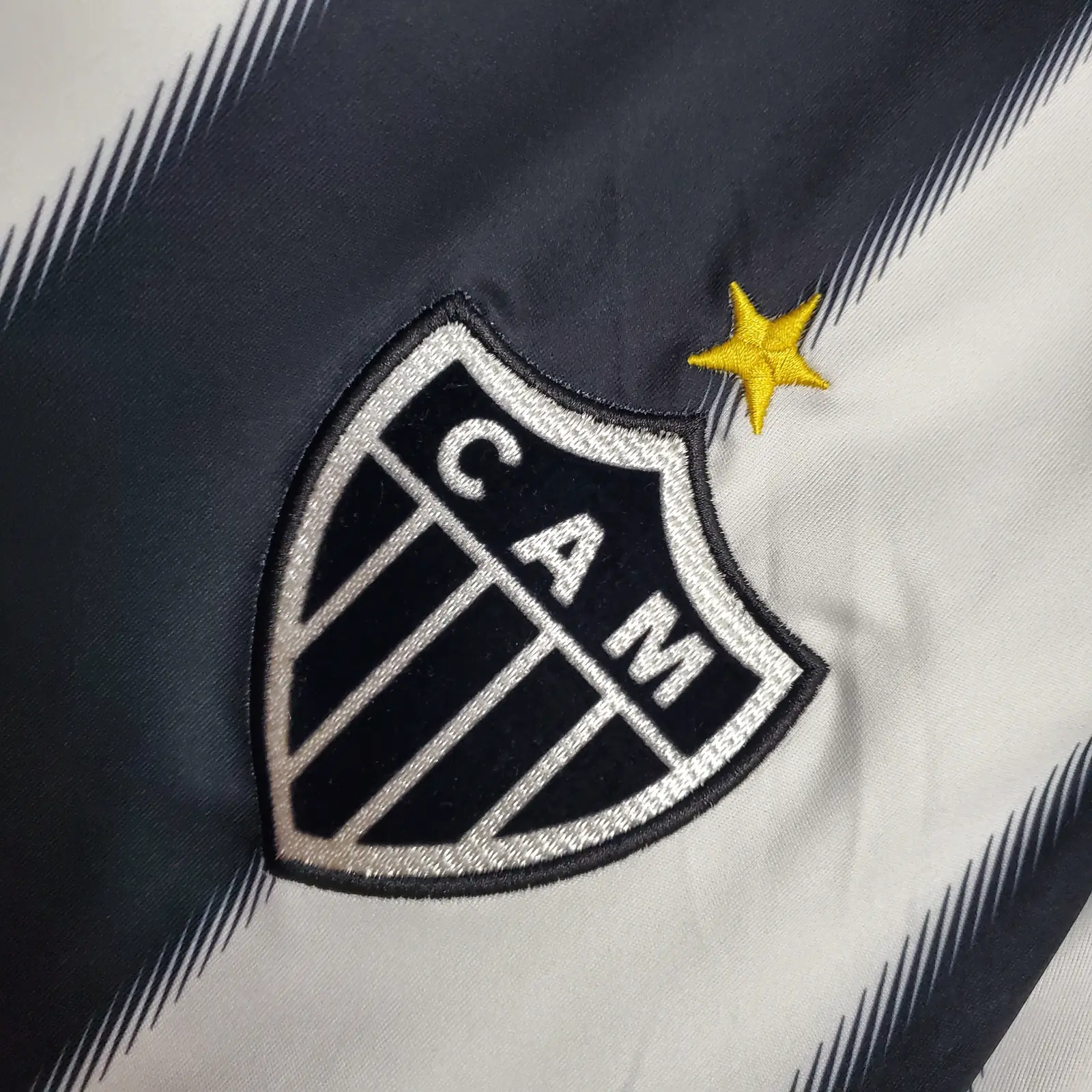 Retro Atlético Mineiro 2013 Home Shirt thumbnail 2