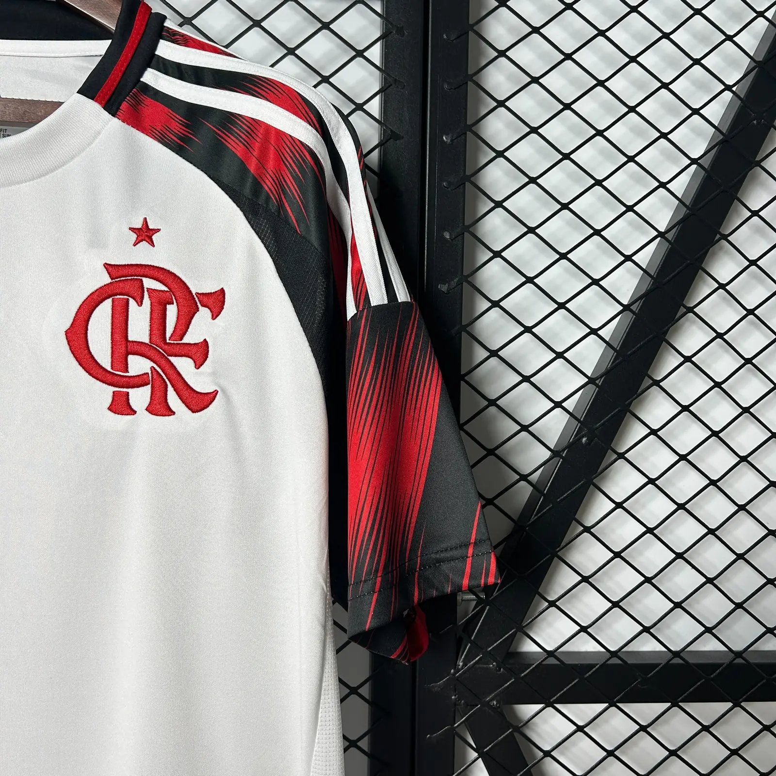 2025/26 Flamengo Away Shirt thumbnail 2