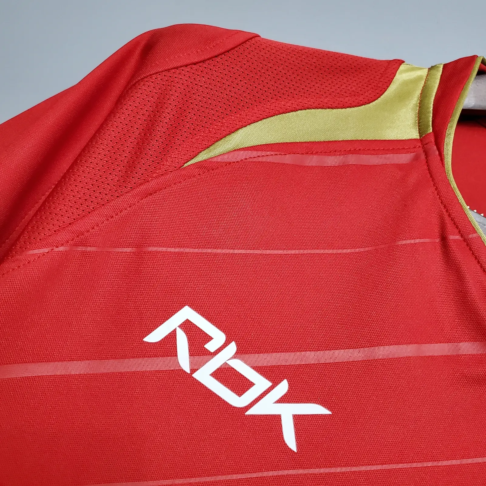 Retro 2005/06 Liverpool Home Shirt thumbnail 7