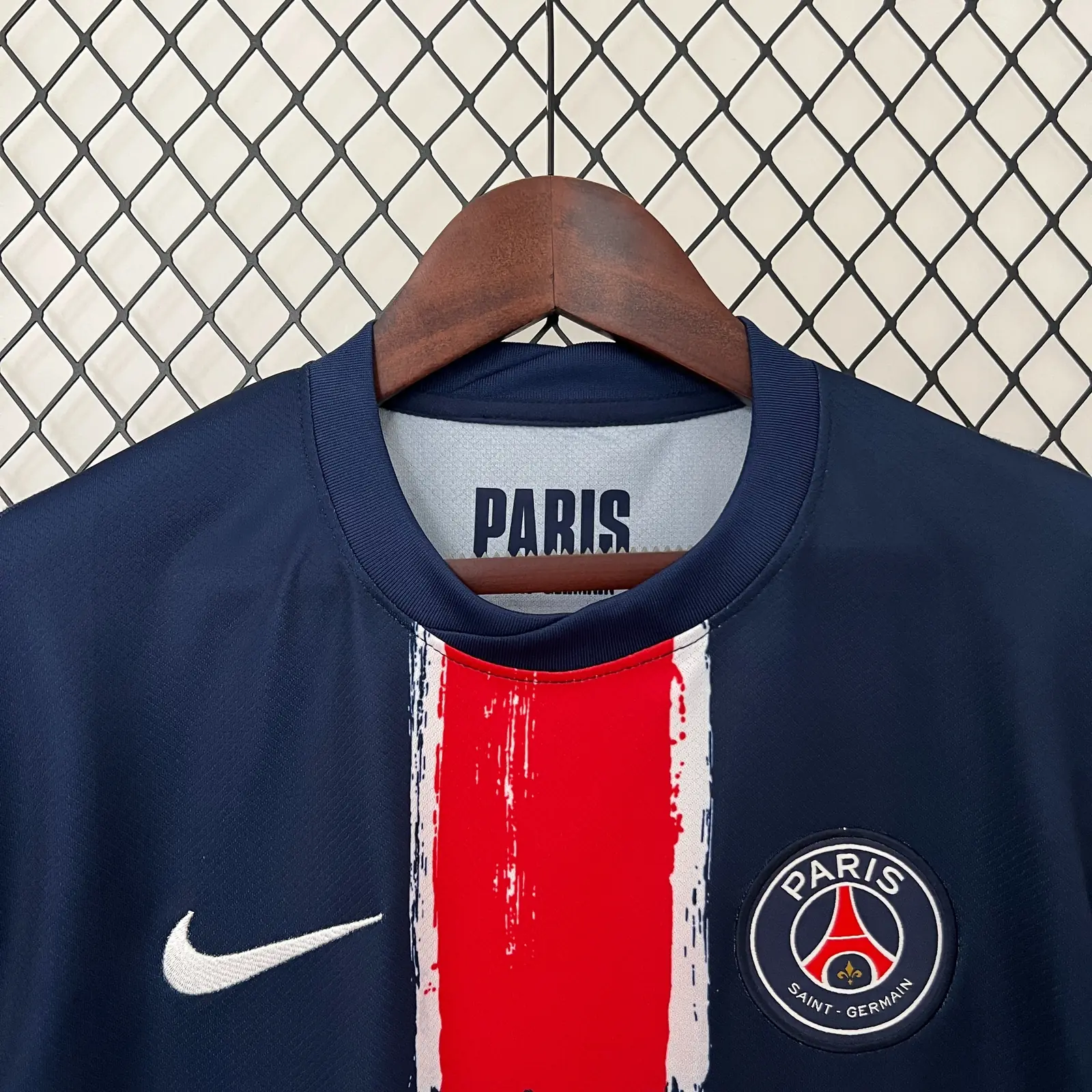 2024/25 Paris Saint-Germain Home Shirt thumbnail 4