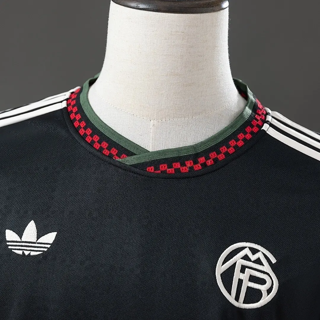 2025/26 Bayern Munich Third Away Shirt thumbnail 4