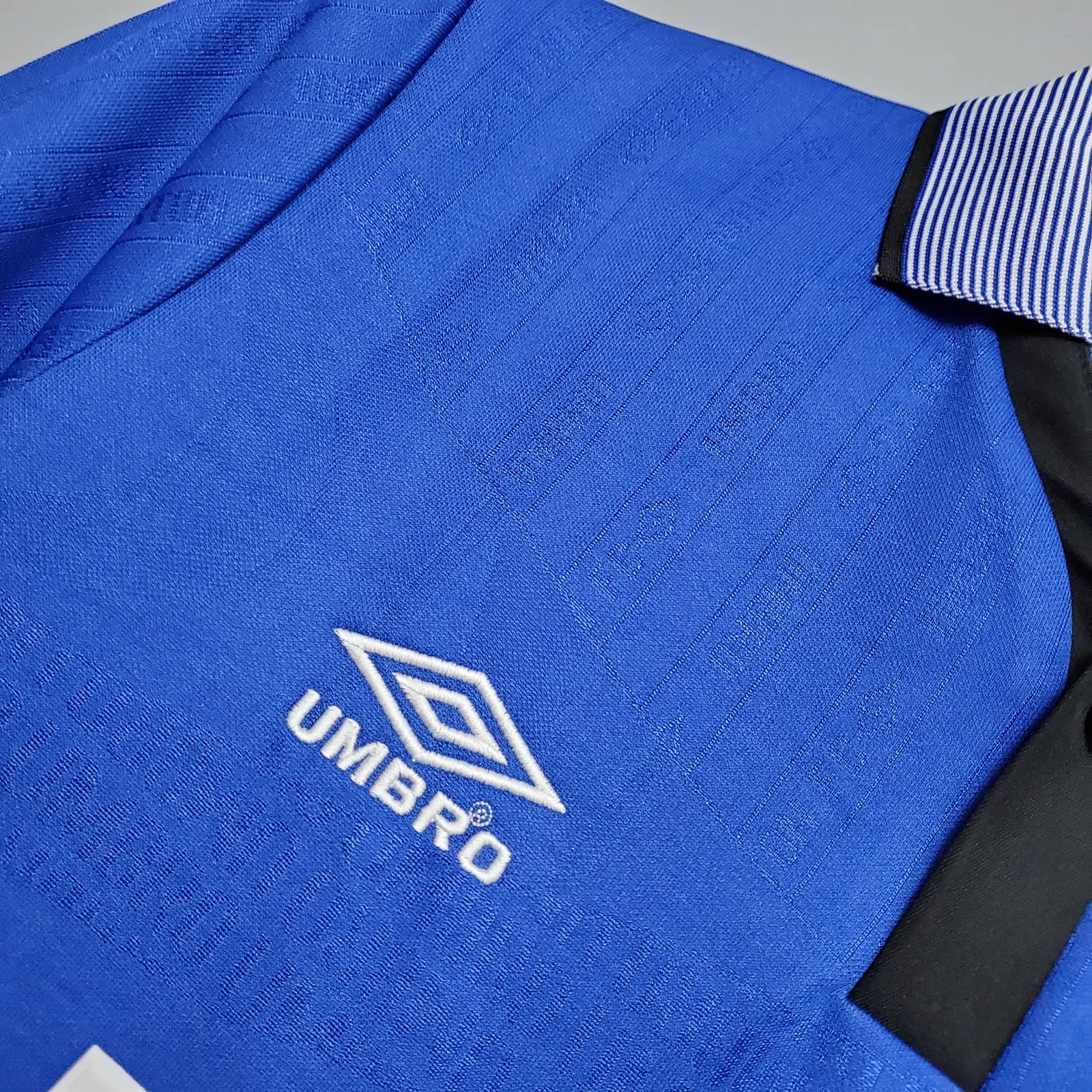Retro Everton 1994/95 Home Shirt thumbnail 3