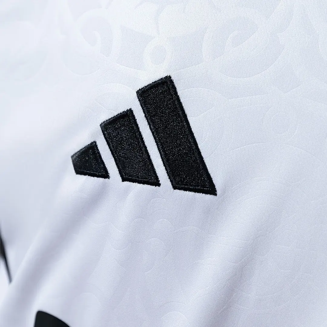 2025/26 Fulham Home Shirt thumbnail 4