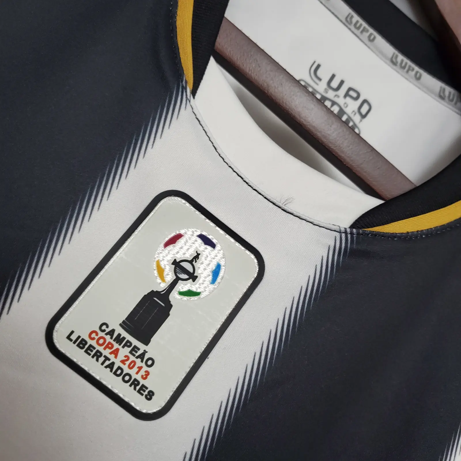 Retro Atlético Mineiro 2013 Home Shirt thumbnail 4