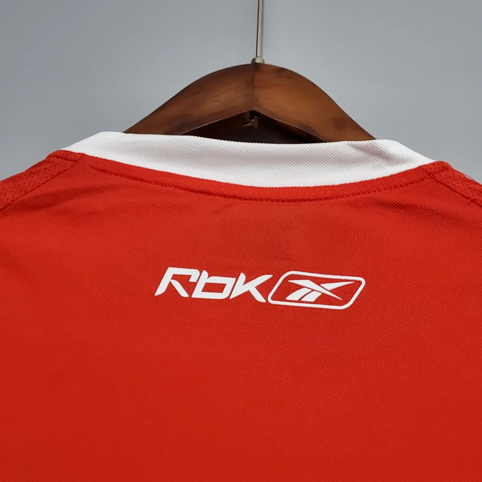 Retro 2006 Internacional Home Shirt thumbnail 3