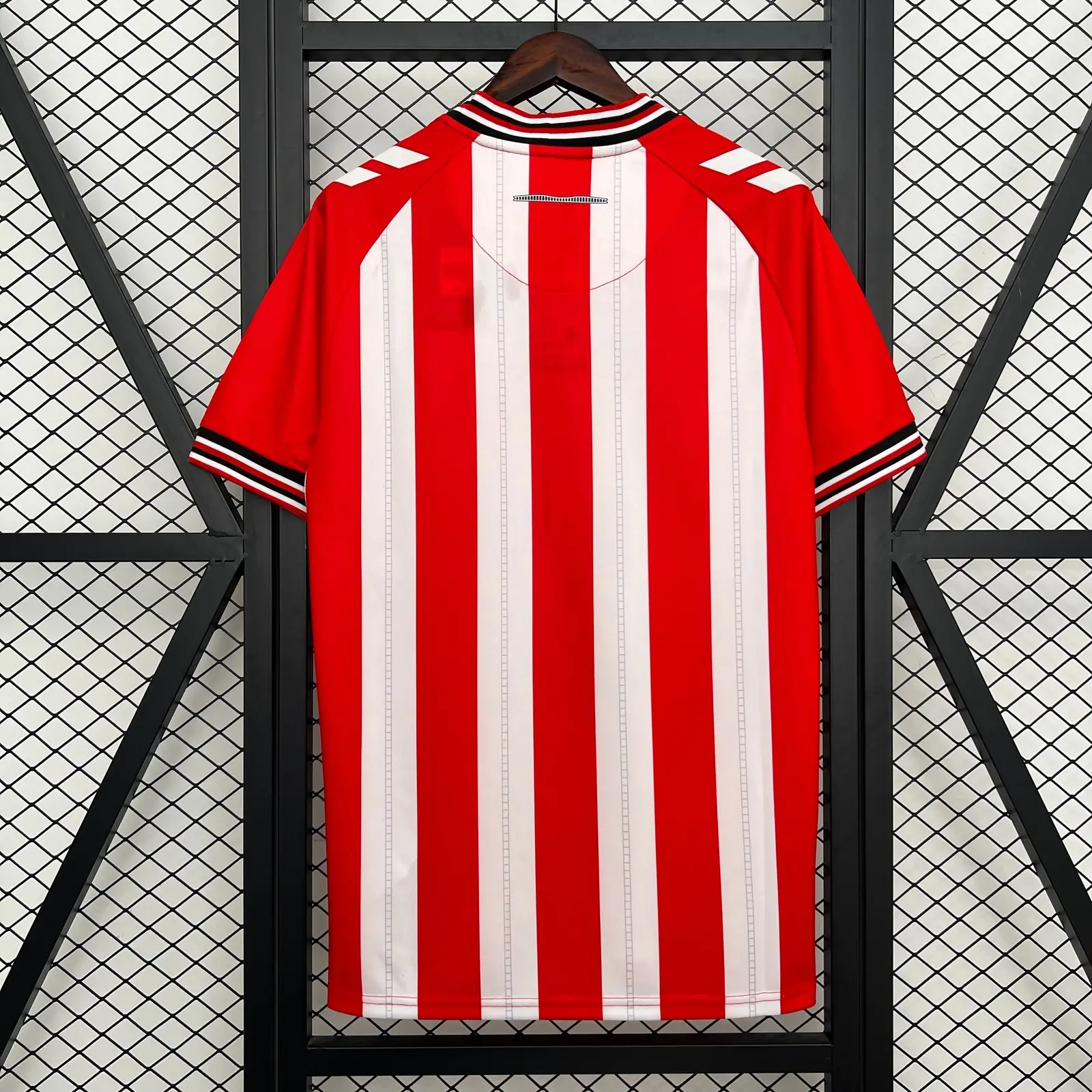 2025/26 Sunderland Home Shirt thumbnail 4