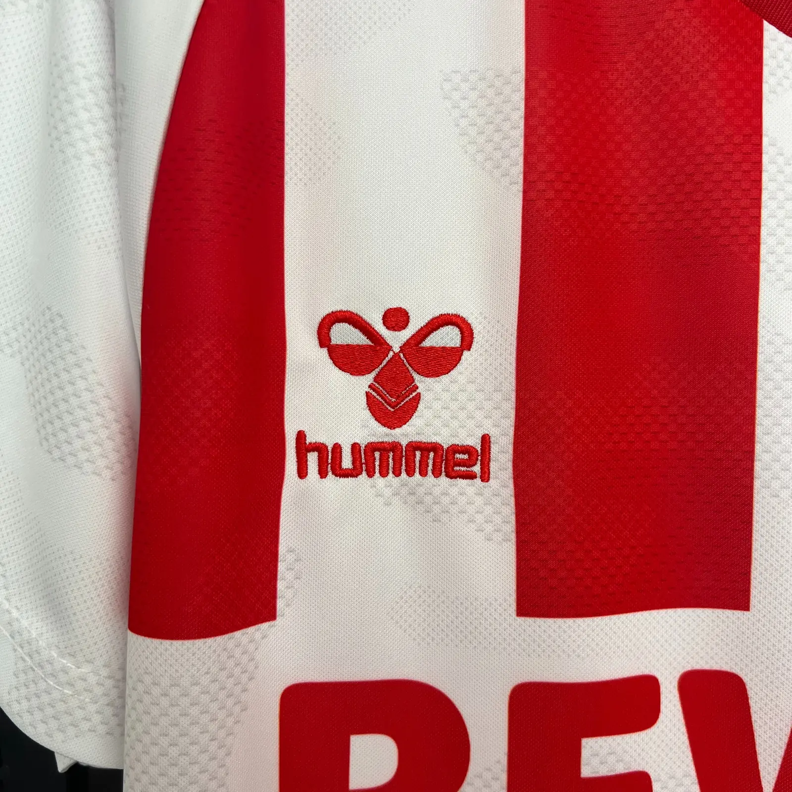 2025/26 Köln Home Shirt thumbnail 5
