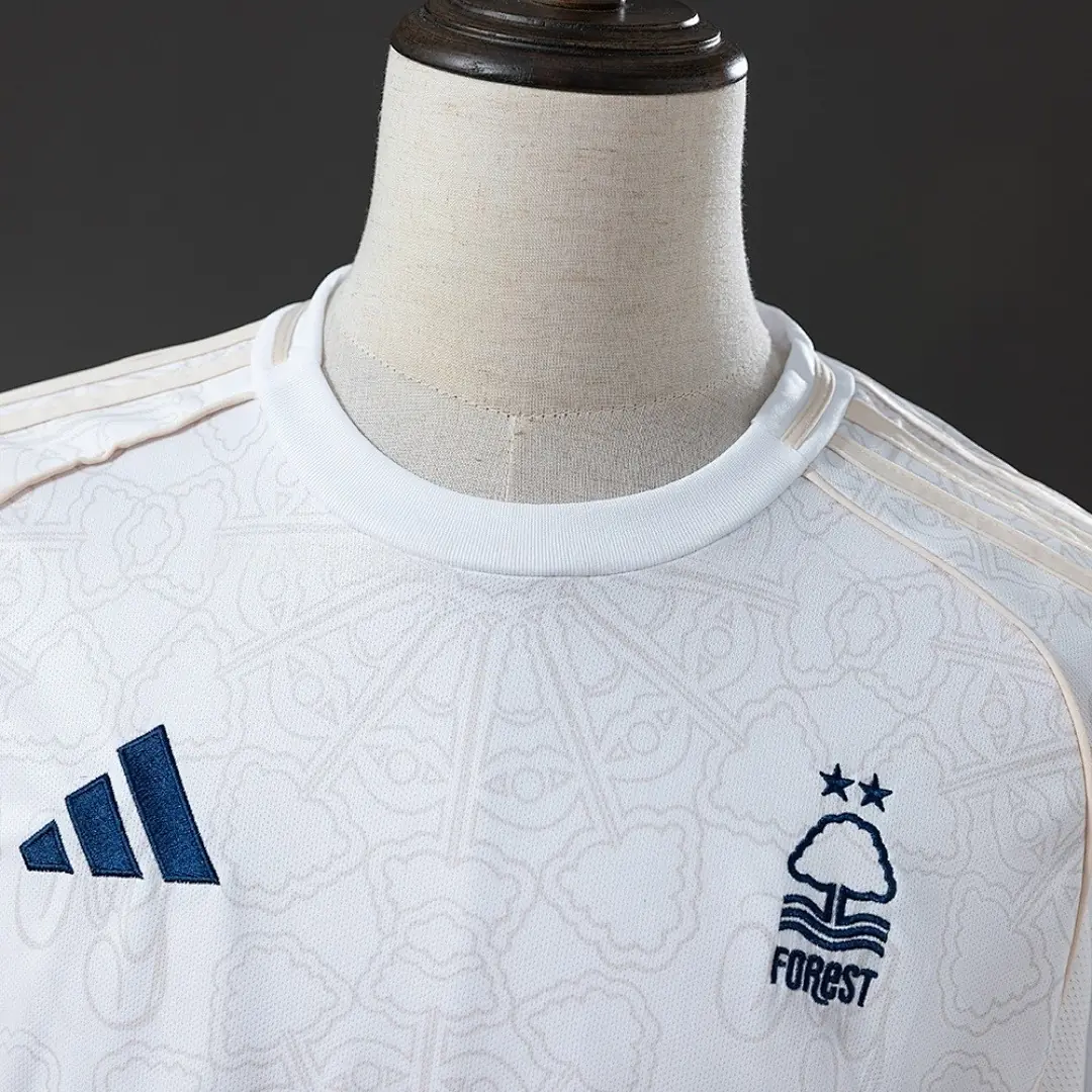 2025/26 Nottingham Forest Away Shirt thumbnail 4