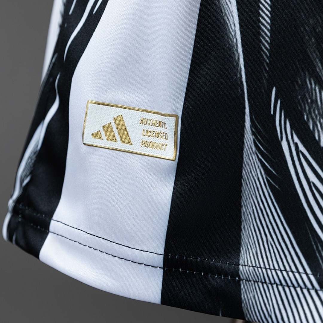 Newcastle United 2026/27 Home Shirt thumbnail 5
