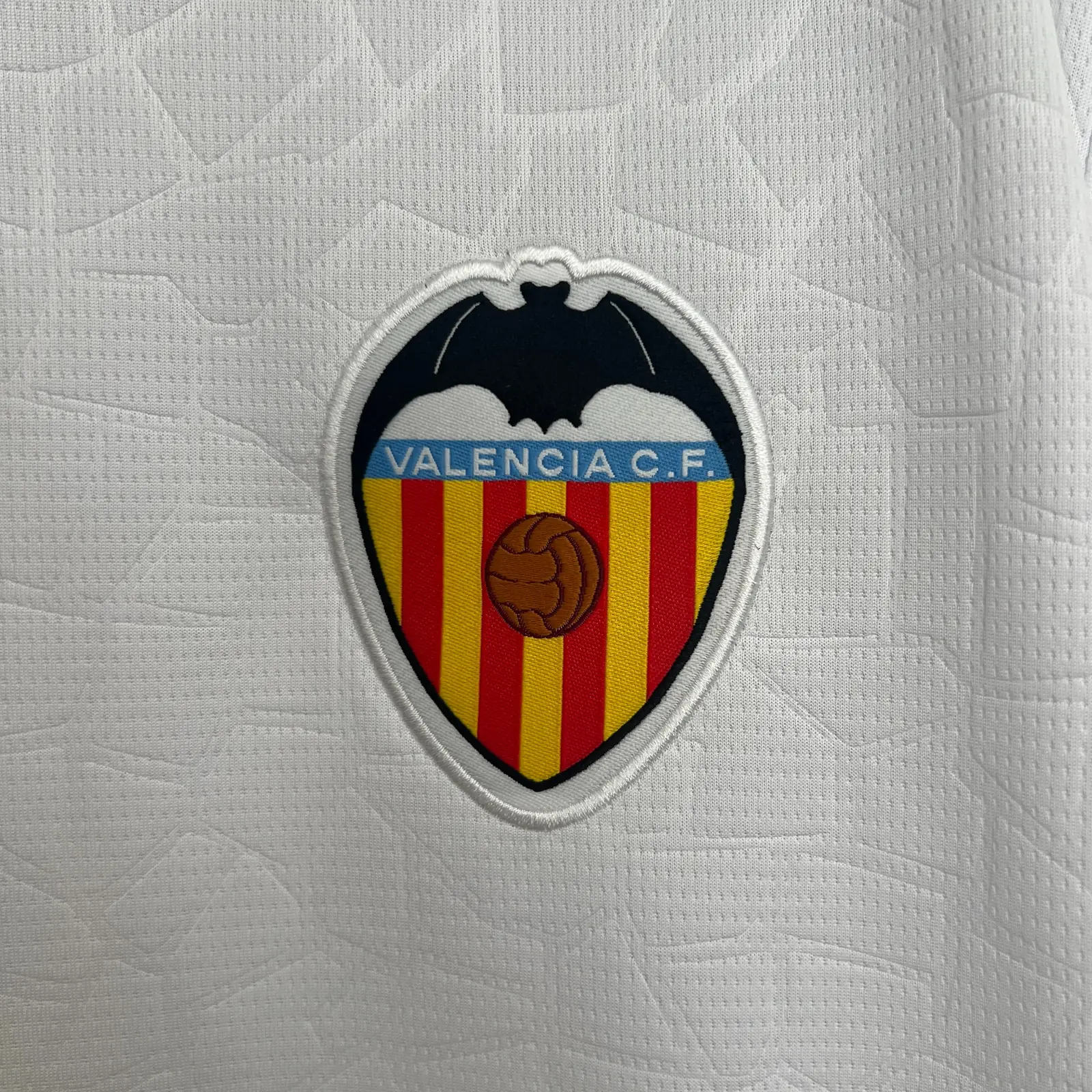 2025/26 Valencia Home Shirt thumbnail 4
