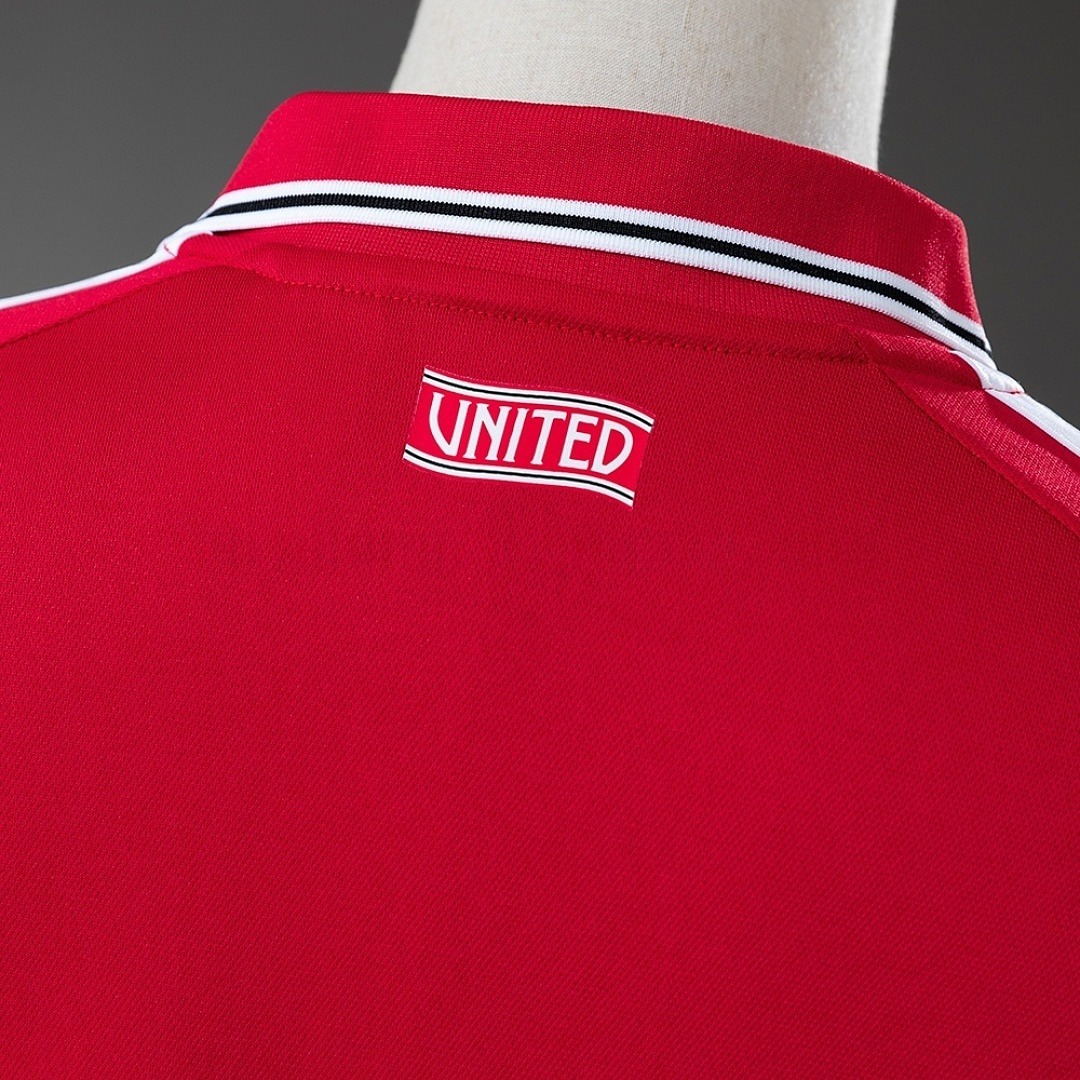 Manchester United 2026/27 Home Shirt thumbnail 5