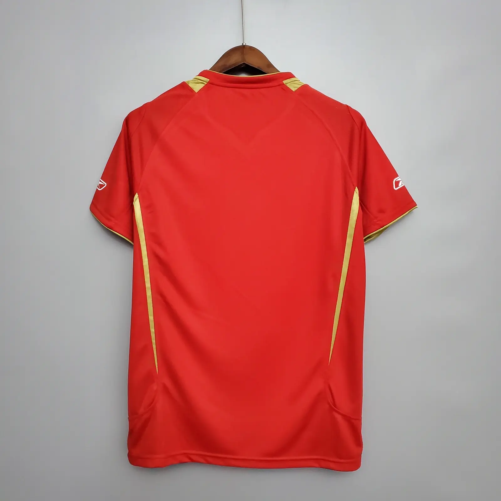 Retro 2005/06 Liverpool Home Shirt thumbnail 4
