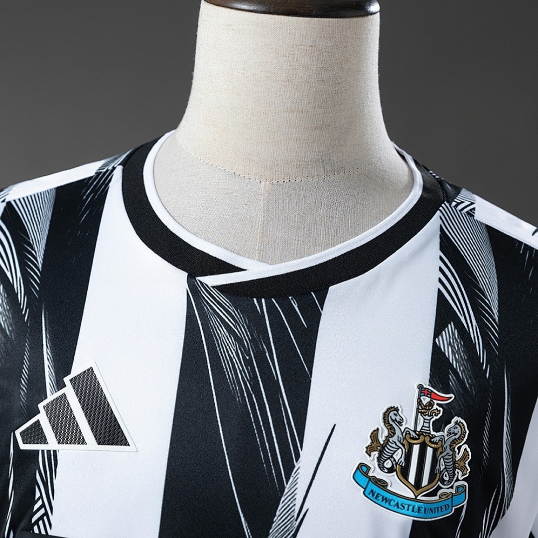 Newcastle United 2026/27 Home Shirt thumbnail 7