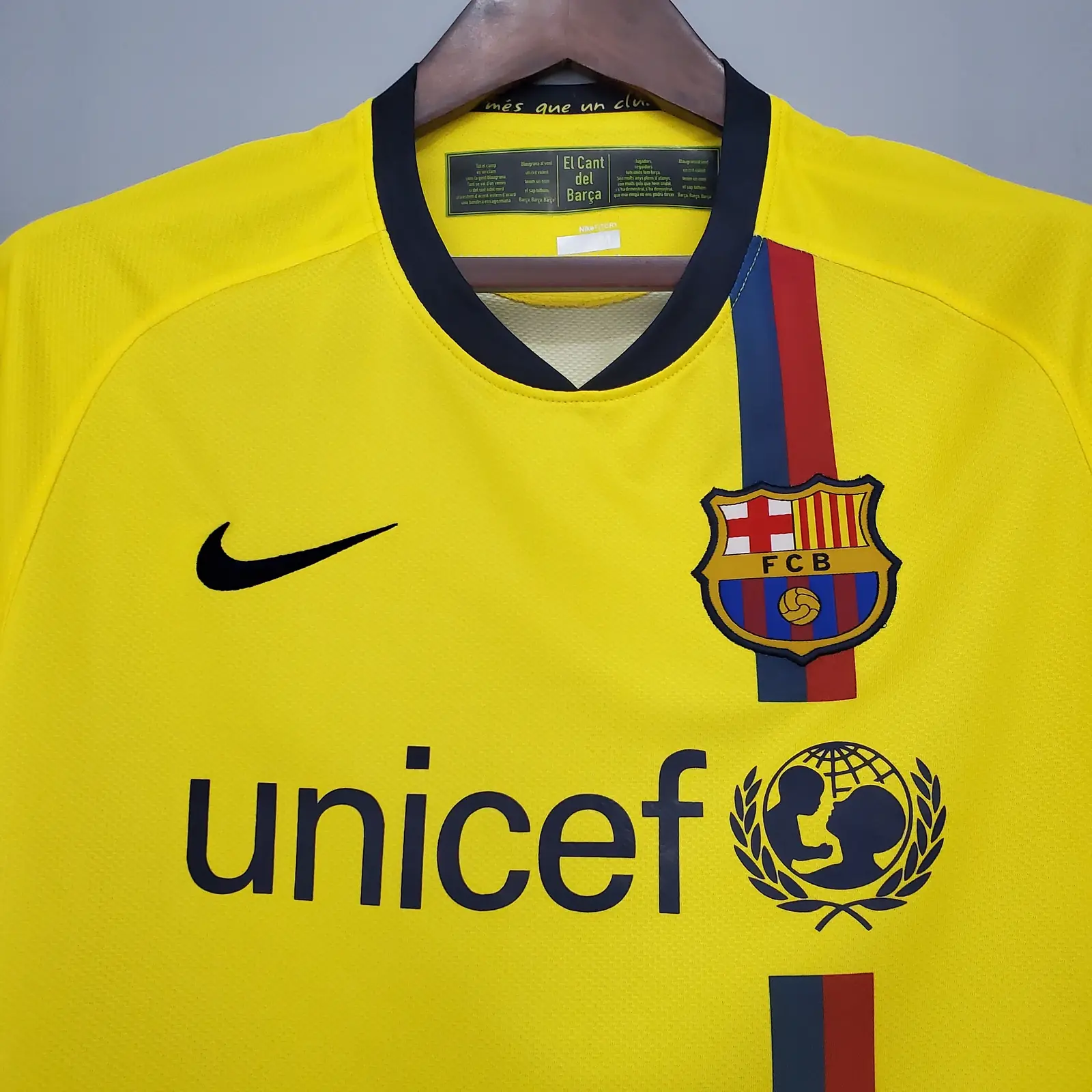Retro Barcelona 2008/09 Away Shirt thumbnail 5