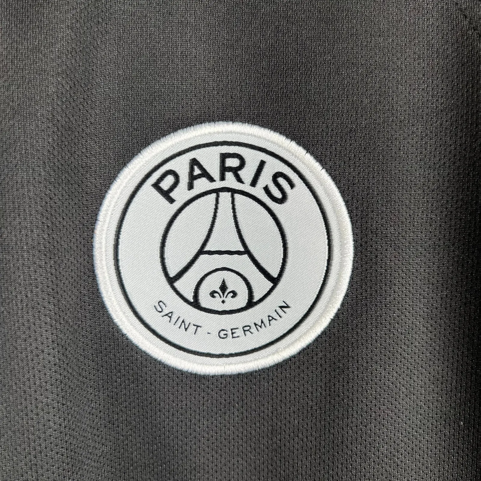 Paris Saint-Germain 2018/19 Black Retro Shirt thumbnail 4