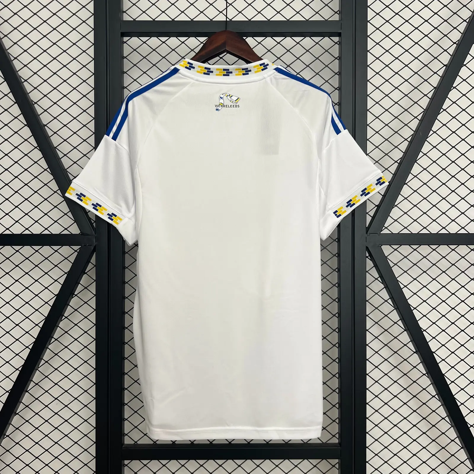 2025/26 Leeds United Home Shirt thumbnail 5