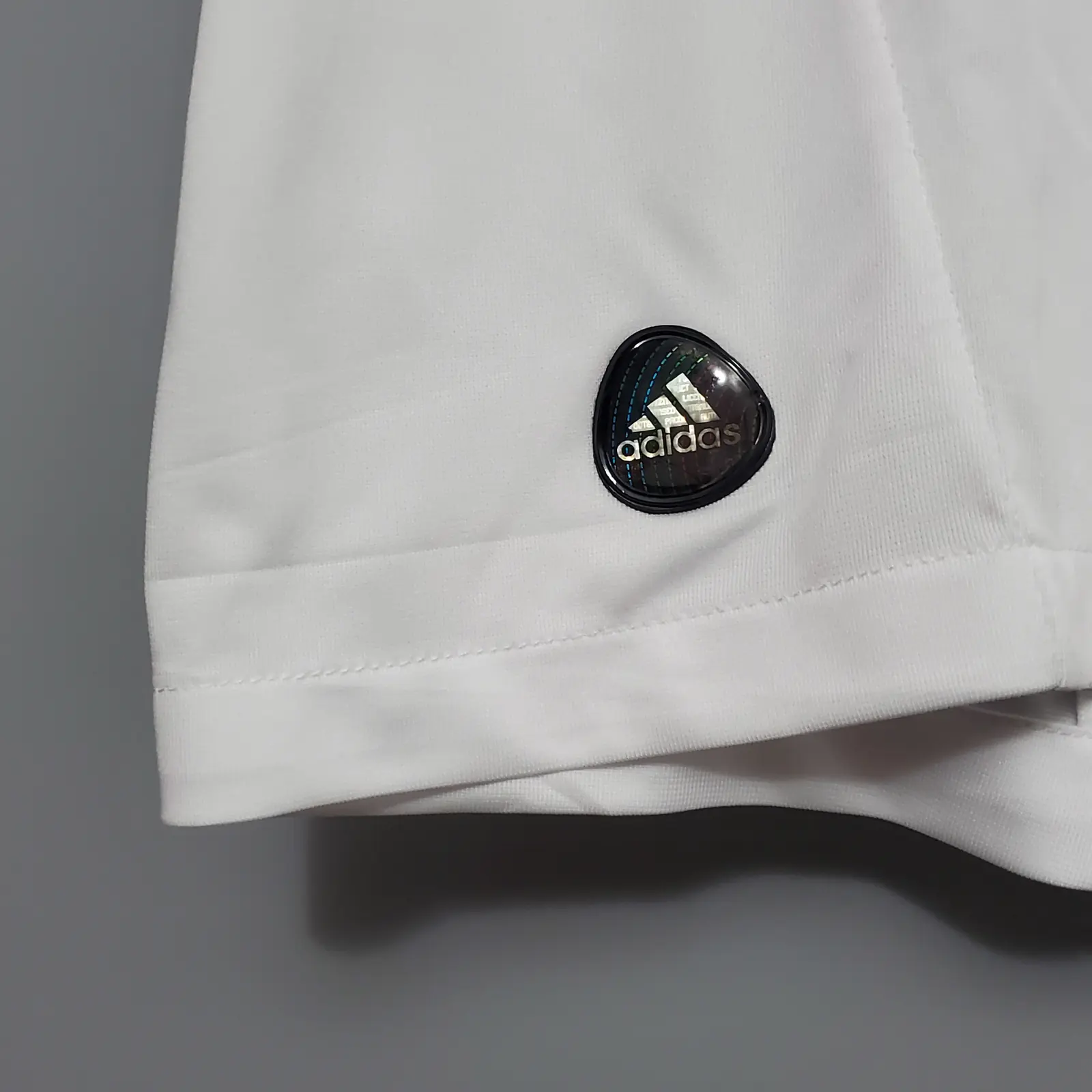 Retro Real Madrid 2011/12 Home Shirt thumbnail 5