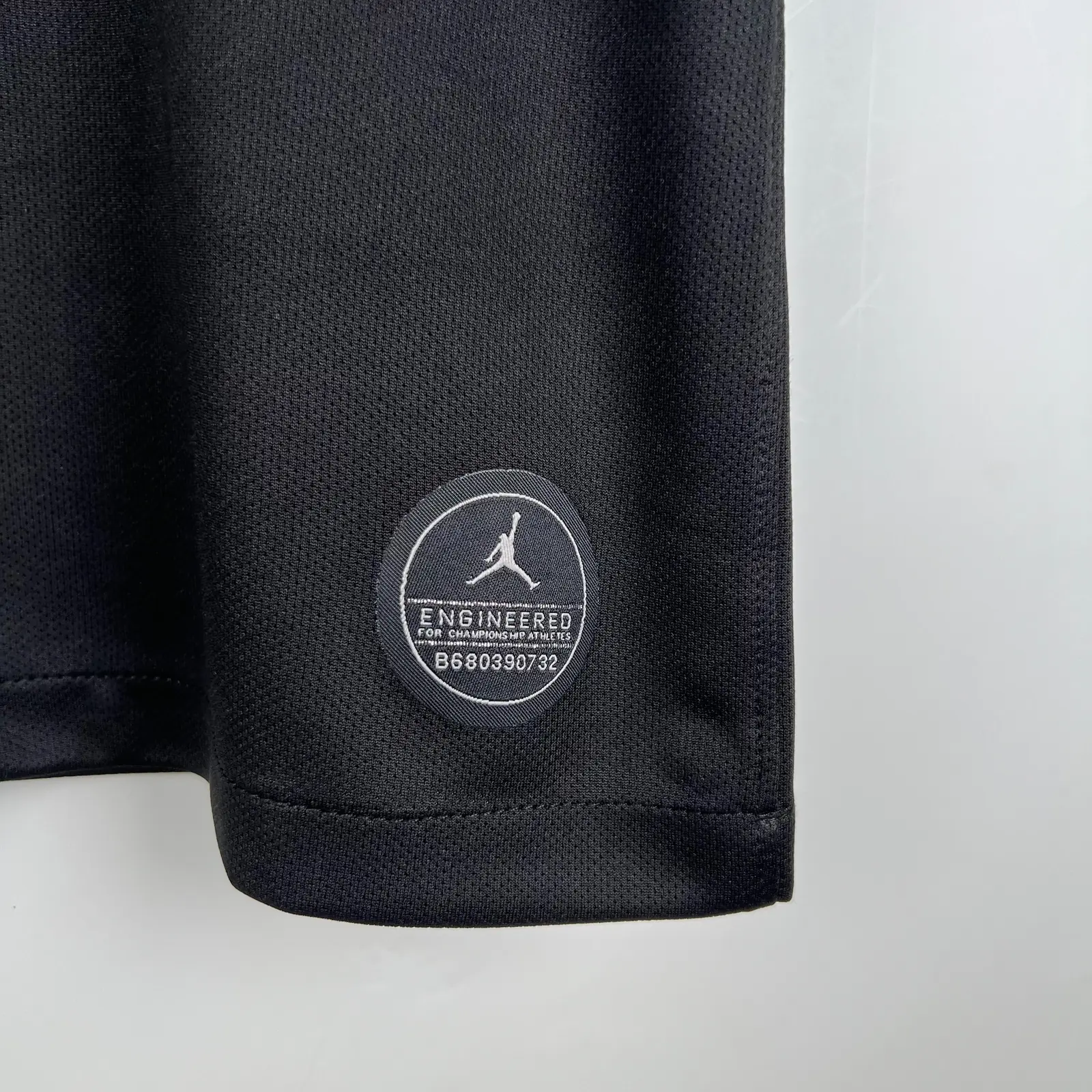 Paris Saint-Germain 2018/19 Black Retro Shirt thumbnail 5