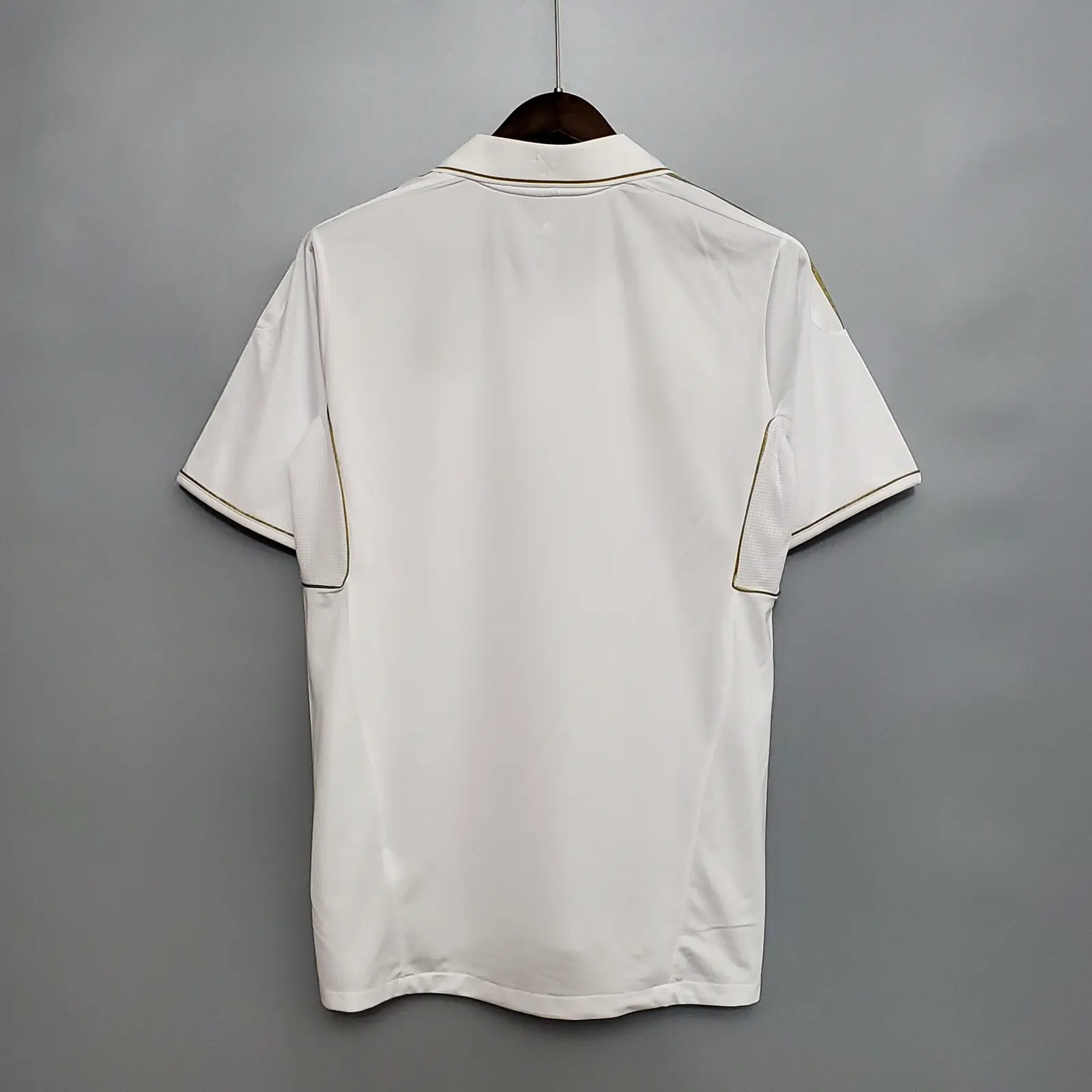 Retro Real Madrid 2011/12 Home Shirt thumbnail 6