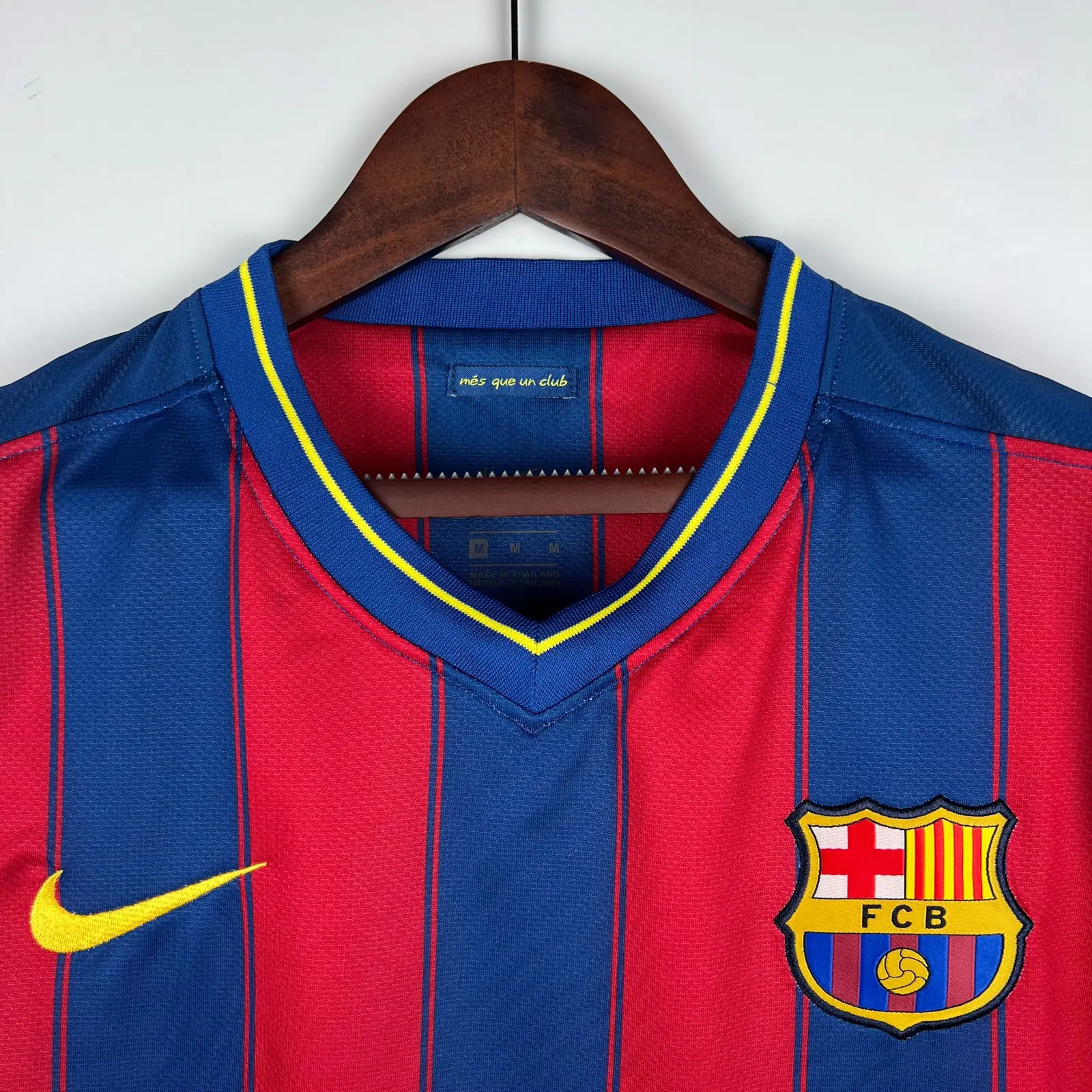 Retro Barcelona 2009/10 Home Shirt thumbnail 6